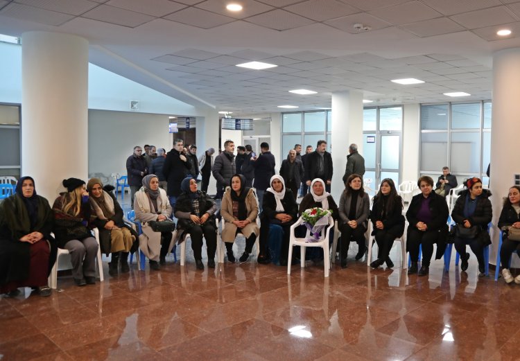 Diyarbakır Eşbaşkanları Bucak ve Hatun'dan Van'a dayanışma ziyareti