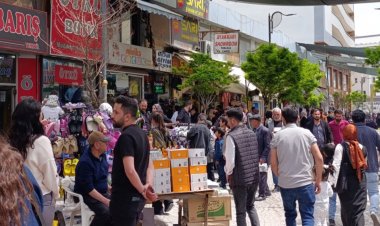 Van’da Yine Hindistan'ı Aratmayan Bayram Manzarası!