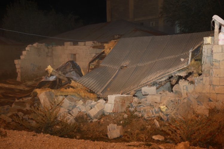 İpekyolu Belediyesi, Kent Merkezindeki Ahırları Yıkıyor