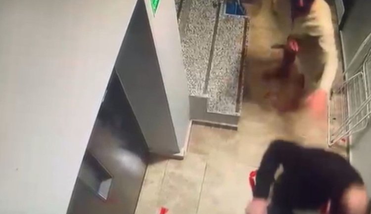 İstanbul'da Koca Dehşeti: Eşini ve Genç Sevgilisini Bıçakladı