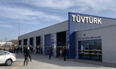 TÜVTÜRK’ün "Kart Komisyonu" Israrı Tüketiciyi İsyan Ettirdi: Emsal Karara Rağmen Uygulama Sürüyor