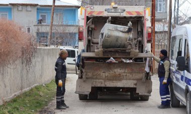 Tuşba’da Bayram Temizliği: Ekipler 7/24 Sahada!