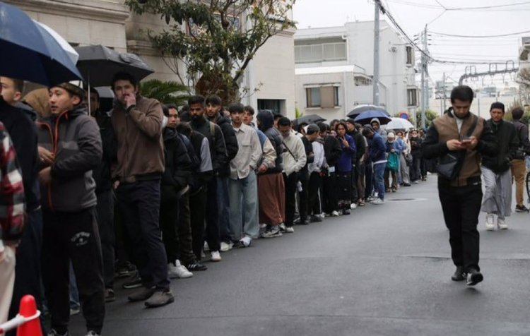 Tokyo Camii'nde Bayram Coşkusu: Yoğun Katılım Nedeniyle Namaz 5 Vakit Kılındı