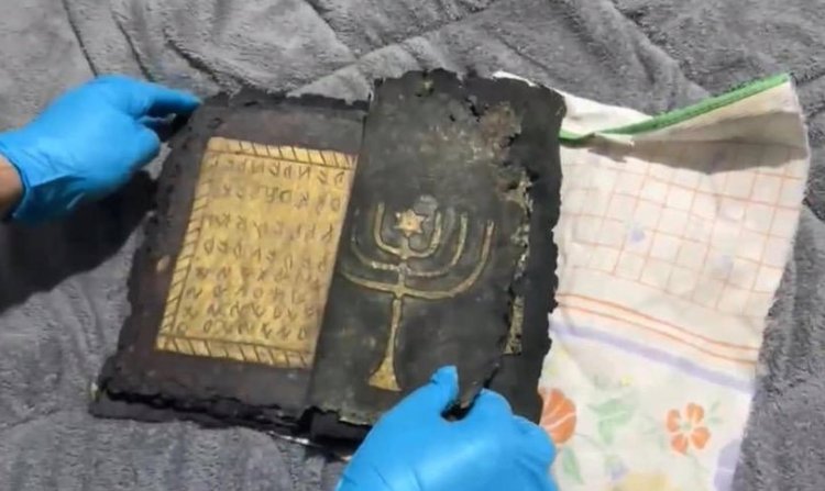 Bizans Dönemine Ait Olduğu Değerlendirilen Altın İşlemeli Dua Kitabı Operasyonla Ele Geçirildi