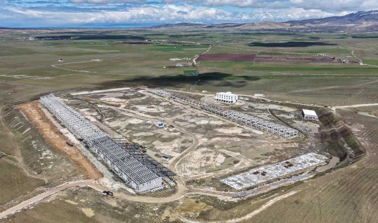 Büyükşehir'in Dev Projesi Büyüyor Ama Soru İşaretleri de Büyüyor: Hal Neden Bu Kadar Uzak?"