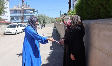 Tuşba Belediyesi'nden Mahalle Mahalle Kadın Dayanışması: Kapı Kapı Gezip Talepleri Dinliyorlar