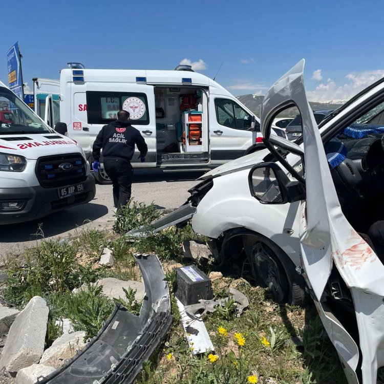 Doğubayazıt-Çaldıran Kara Yolu'nda Feci Kaza: 4 Ölü, 2 Yaralı