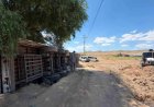 Saman Yüklü Tır Devrildi: Mahalle Yolu Ulaşıma Kapandı