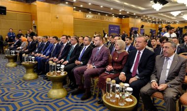 Van Gölü İçin Yol Haritası Belirleniyor: Sürdürülebilir Gelecek Çalıştayı Başladı