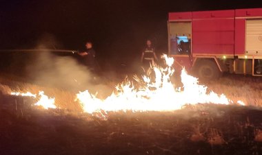 Van'da 10 Günde 239 Yangın: İtfaiye Gece Gündüz Demeden Müdahale Ediyor